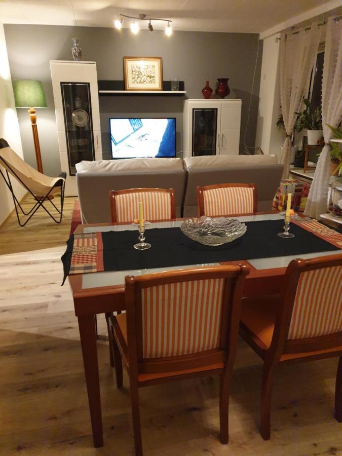 Les Hirondelles, Appartement De Vacances Avec Terrasse Et Coin Grillades Granges Exterior photo